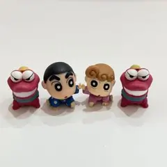 クレヨンしんちゃん ハグコット　フィギュア4体セット　ケーブルアクセサリー