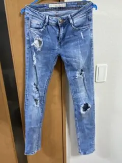 ZARA プレミアムウォッシュ ダメージスキニージーンズ