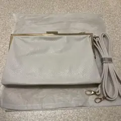 ホワイト　ベージュ　レザー クラッチ　ショルダーバッグ パーティーバッグ