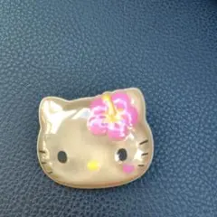 は*な様 しまむら　サンリオハローキティぷっくりったい バッジ 花デザイン