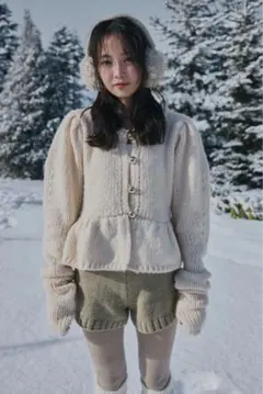 andequal gold button puff sleeve knit