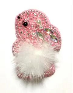 ビーズ刺繍ブローチ（うさぎ）