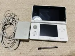 ニンテンドー3DS 本体　白　充電器タッチペン付き
