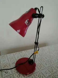 赤いアーム式デスクライト LEDライト