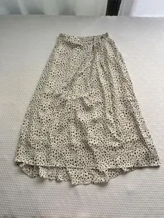 フレアスカート クリーム色 水玉模様