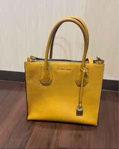 【 MICHAEL KORS イエローレザー ハンドバッグ⠀】