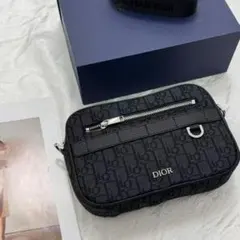 ブラック ショルダーバッグ