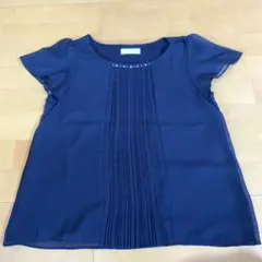 ネイビー プリーツ ビジュー付き 半袖シャツ