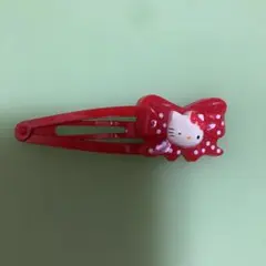 ハローキティ 赤いヘアピン
