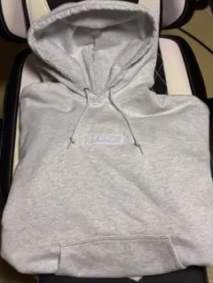 XLARGE アッシュグレー フード付きパーカー