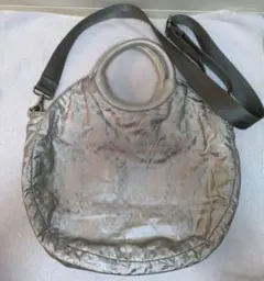 イアパピヨネ　2wayショルダーバッグ　シルバー　トートバッグ　手持ち