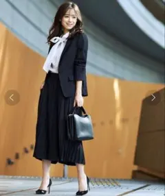 ルイルエブティック　エレガントな3点セットスーツベルト付ネイビー　セットアップ