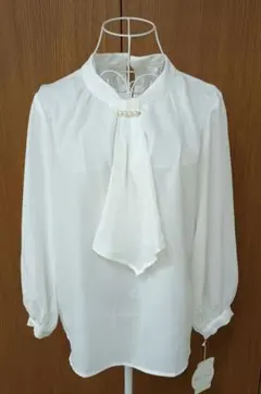 ✿パール付 ボウタイブラウス／ 白 フォーマル✿Мサイズ
