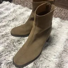 ベージュ　スエード ショートブーツ 24〜24.5