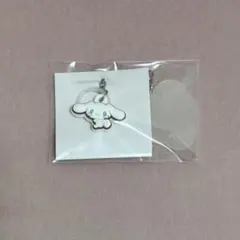 サンリオ　ダブルチャーム　シナモン