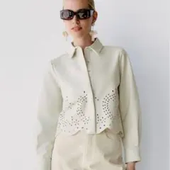 美品　ZARA フェイクレザージャケット　白系