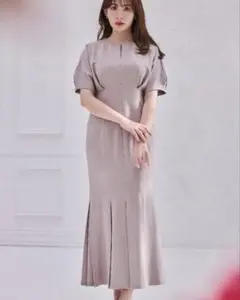 ハーリップトゥ　ピンクベージュ　マーメイドスカート　ワンピース