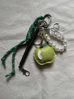 青リンゴ キーホルダー バッグチャームグリーンアップル グッズ ミセス　好き