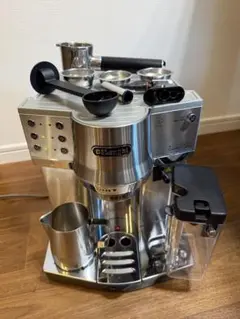 美品 デロンギ エスプレッソ・カプチーノメーカー ECM300J-E クリーム