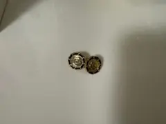 MARY QUANT 金色と黒の花形ピアス