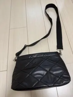 ショルダーバッグ◇キルティング　ブラック