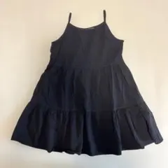 新品未使用品！H&M 黒 シアサッカー生地ノースリーブティアードワンピ4-5y