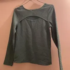 グリーン 長袖 カットアウト トップス