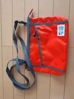 Champion サコッシュ オレンジ