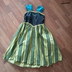 アナと雪の女王　アナ　ドレス