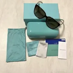 Tiffany & Co. サングラスのサムネイル