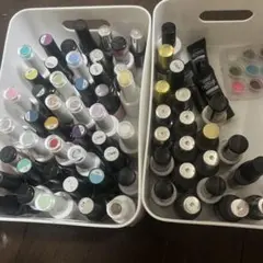 多色ジェルネイルセットとグリッター