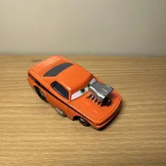 カーズのオレンジ色ミニカー