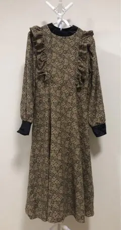 美品　未着用　花柄　ロングワンピース