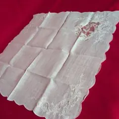 ミラショーンスカラップエッジ刺繍ハンカチ