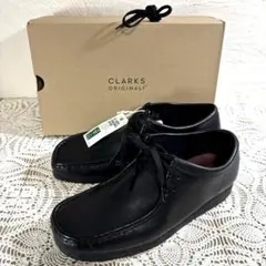 新品✨Clarks クラークス Wallabee レザー 黒 UK8 タグ箱付属のサムネイル