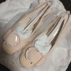 【新品】Salvatore Ferragamo フェラガモ ベージュ23.5cm