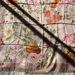 Salvatore Ferragamo 花柄スカーフ