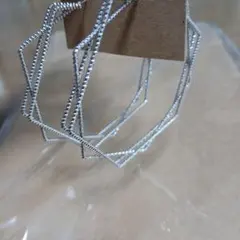 大ぶりエスニック　幾何学　ジオメトリックシルバーフープピアス