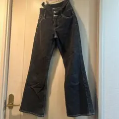 ブラック フレアデニム 3つボタン