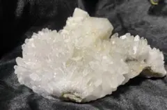 ヒマラヤ産 水晶クラスター 189.5g 虹 レムリアンシード 透明結晶群生 