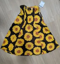 【新品タグ付】ブリーズ　ワンピース　ひまわり ノースリーブ　110