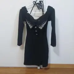 オフショルダー 黒ニットドレス