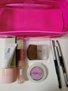 CLINIQUEプチサイズ×ハローキティーハンカチ