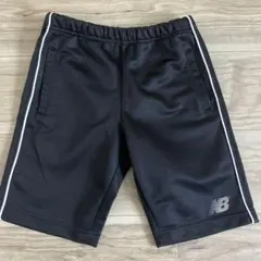 New Balance 黒 ハーフパンツ 140