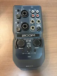 ZOOM U-44 オーディオインターフェイス 本体のサムネイル