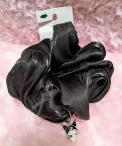 サンリオ クロミ ♡ チャーム付き シュシュ ヘアアクセサリーのサムネイル