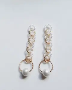 揺れるパールロングピアス/イヤリング/樹脂ピアス/樹脂イヤリング/アレルギー対応