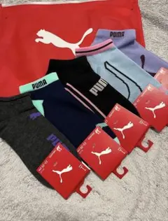 新品　PUMAくるぶしソックス　靴下　5足セット　ケース付きのサムネイル