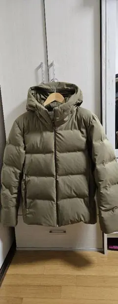 UNIQLO シームレスダウンジャケット「470077定番モデル」