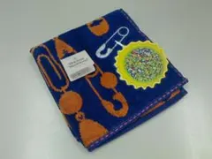 ヴィヴィアン・タオルハンカチ（安全ピンｘアップリケｘネイビー）